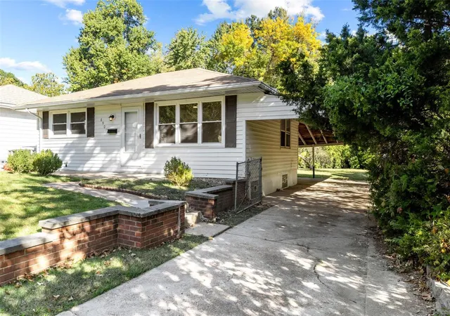 Photo 1 of Sale Pending at 6901 Dunleer Ave, Saint Louis, MO 63130 | MLS# 25007171 | Listing updated on 2025-03-03
