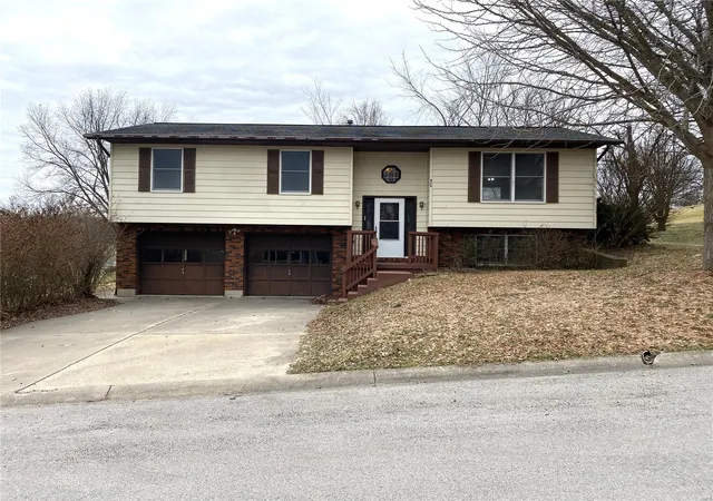 Photo 2 of Single family home for sale at 470 Frene Dr, Hermann, MO 65041 | MLS# 25007241 | Listing updated on 2025-02-10