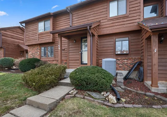 Photo 2 of Townhouse for sale at 68 Cedar Grove Ct, Saint Charles, MO 63304 | MLS# 25007271 | Listing updated on 2025-03-09