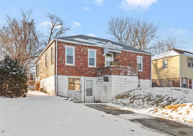 Photo 2 of Single family home for sale at 443 Warford Ave, Saint Louis, MO 63135 | MLS# 25007302 | Listing updated on 2025-03-16
