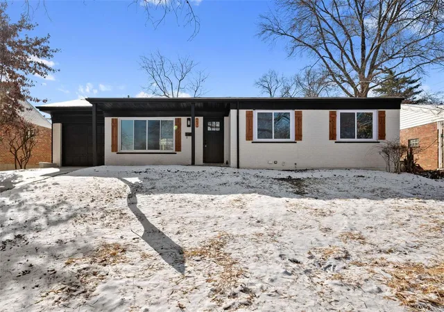 Photo 1 of Single family home for sale at 8646 Spoon Dr, Saint Louis, MO 63132 | MLS# 25007308 | Listing updated on 2025-03-08