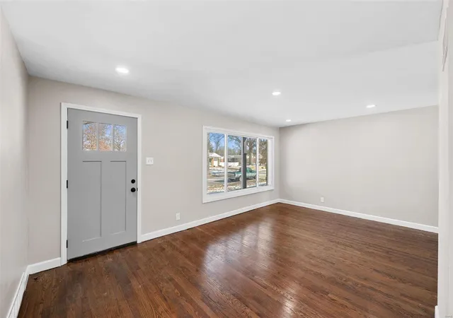 Photo 3 of Single family home for sale at 8646 Spoon Dr, Saint Louis, MO 63132 | MLS# 25007308 | Listing updated on 2025-03-08