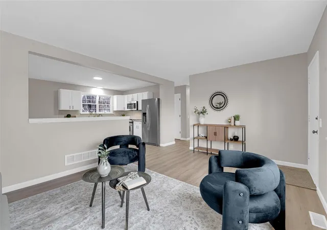 3rd image of 2075 Love Ln, Florissant, MO 63031 | MLS# 25007361