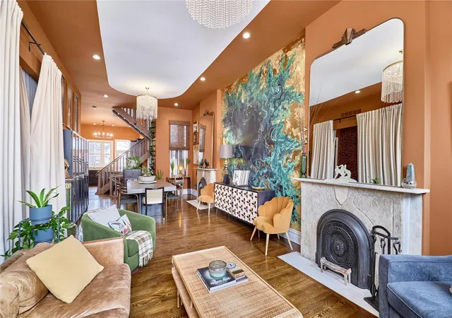 Photo 2 of Sale Pending at 1917 Hickory St, Saint Louis, MO 63104 | MLS# 25007374 | Listing updated on 2025-03-11