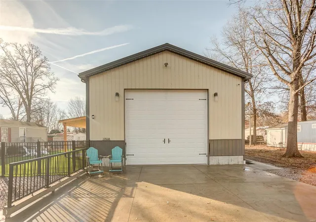 Homes for sale in Carlyle, IL | 19508 Timber, Carlyle, IL 62231 | MLS# 25007404