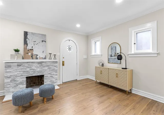 Photo 3 of Sale Pending at 6333 Pernod Ave, Saint Louis, MO 63139 | MLS# 25007427 | Listing updated on 2025-03-12