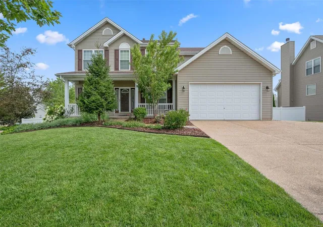 Photo 1 of Single family home for sale at 39 Savannah Hl Dr, Saint Peters, MO 63376 | MLS# 25007429 | Listing updated on 2025-03-18