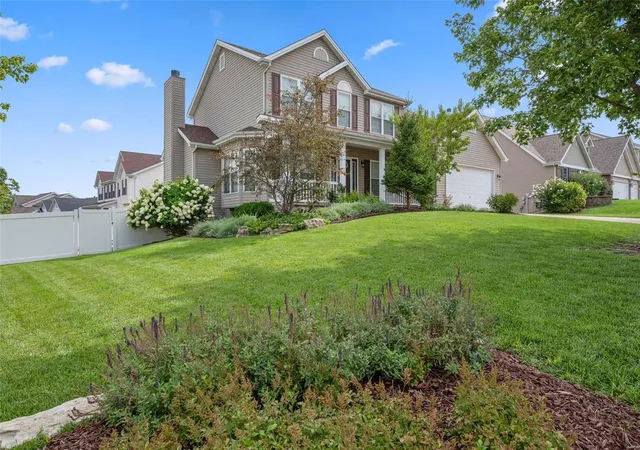 Photo 4 of Single family home for sale at 39 Savannah Hl Dr, Saint Peters, MO 63376 | MLS# 25007429 | Listing updated on 2025-03-18