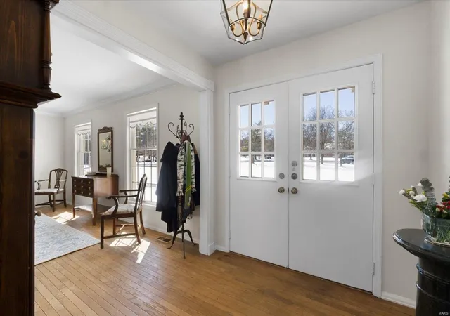 Photo 2 of Single family home for sale at 155 Forest Clb Dr, Chesterfield, MO 63005 | MLS# 25007433 | Listing updated on 2025-02-21