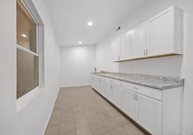 Photo 3 of Single family home for sale at 1135 Saint Stephens Dr, East Saint Louis, IL 62206 | MLS# 25007524 | Listing updated on 2025-03-13