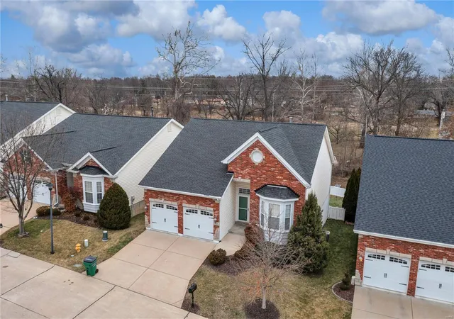 Photo 2 of Single family home for sale at 12525 New Woodland Ct, Saint Louis, MO 63146 | MLS# 25007569 | Listing updated on 2025-02-13