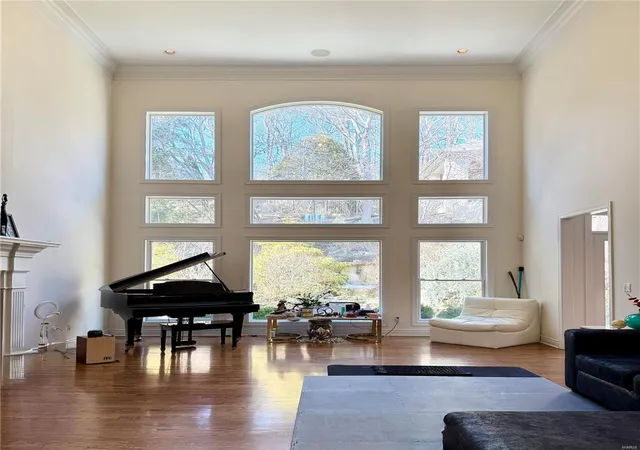 Photo 2 of Mansion for sale at 13041 Tapawingo Pl, Saint Louis, MO 63127 | MLS# 25007577 | Listing updated on 2025-02-27