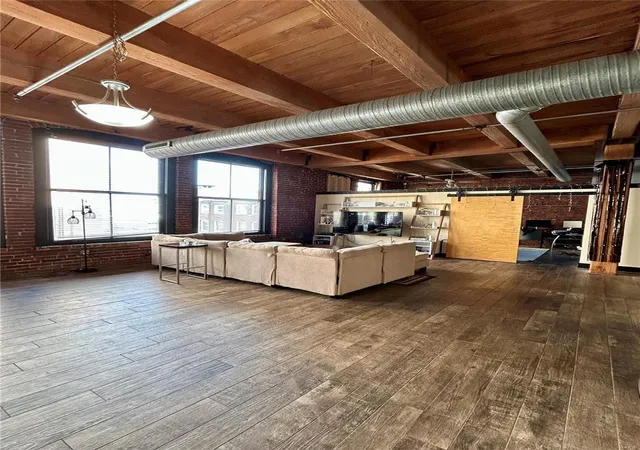 Photo 2 of Condo for sale at 1113 Washington Ave #618, Saint Louis, MO 63101 | MLS# 25007586 | Listing updated on 2025-02-12