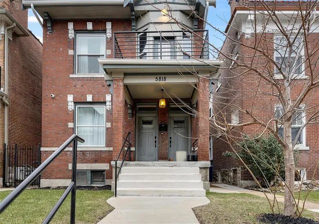 Photo 3 of Single family home for sale at 5818 Westminster Pl, Saint Louis, MO 63112 | MLS# 25007659 | Listing updated on 2025-03-09