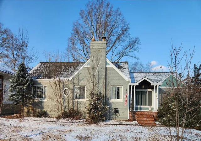 Photo 1 of Single family home for sale at 9743 Tesson Ferry Rd, Saint Louis, MO 63123 | MLS# 25007690 | Listing updated on 2025-03-10