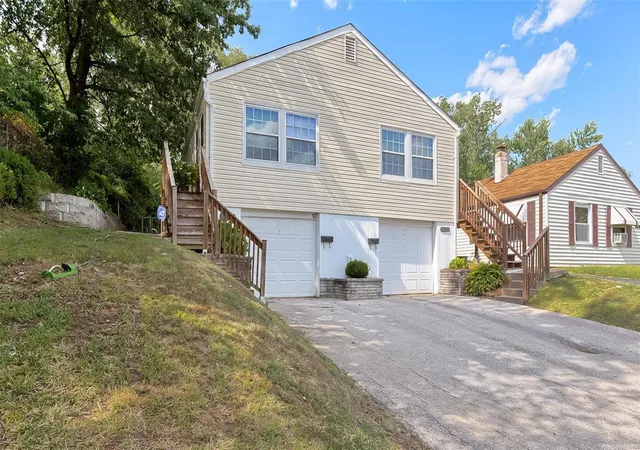 Photo 3 of Sale Pending at 6667 W W Park Ave, Saint Louis, MO 63139 | MLS# 25007796 | Listing updated on 2025-03-04
