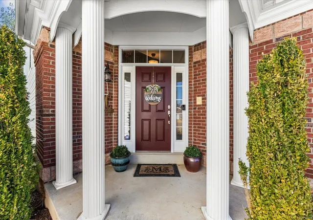 Photo 2 of Condo for sale at 10142 Tanbridge Rd, Saint Louis, MO 63128 | MLS# 25007802 | Listing updated on 2025-03-16