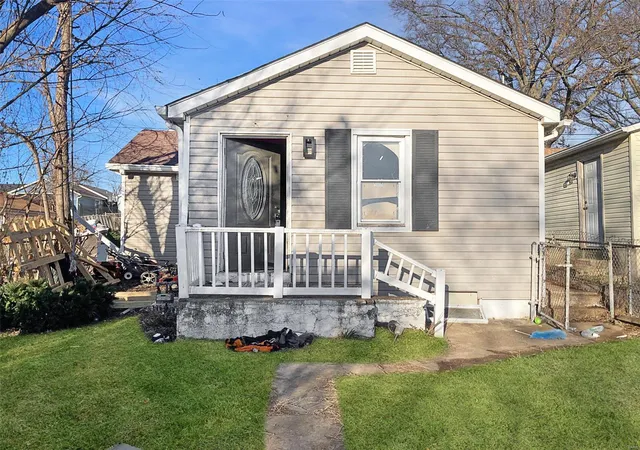 Photo 1 of Single family home for sale at 3967 Eichelberger St, Saint Louis, MO 63116 | MLS# 25007812 | Listing updated on 2025-03-13