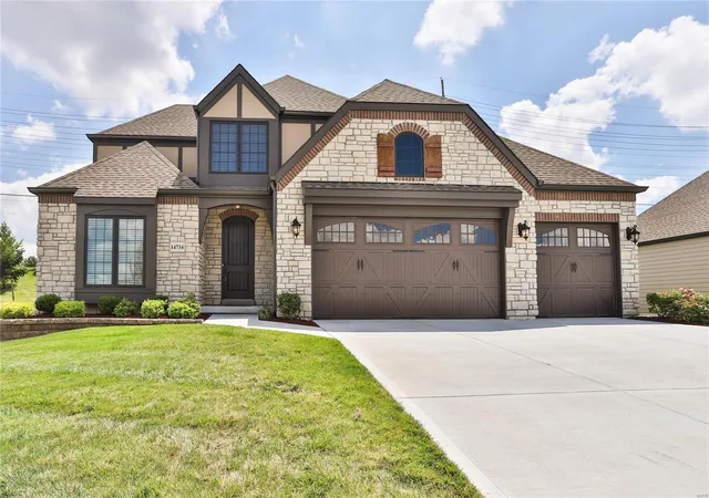 Photo 2 of Single family home for sale at 14734 Schoettler Grove Ct, Chesterfield, MO 63017 | MLS# 25007842 | Listing updated on 2025-02-13