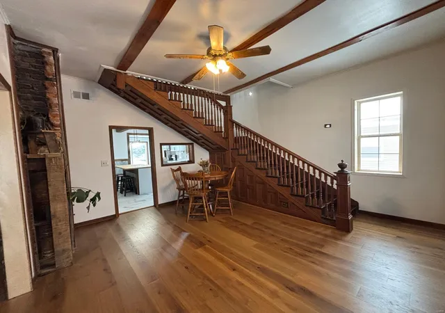 Photo 1 of Single family home for sale at 208 E Main St, Perry, MO 63462 | MLS# 25007900 | Listing updated on 2025-03-03