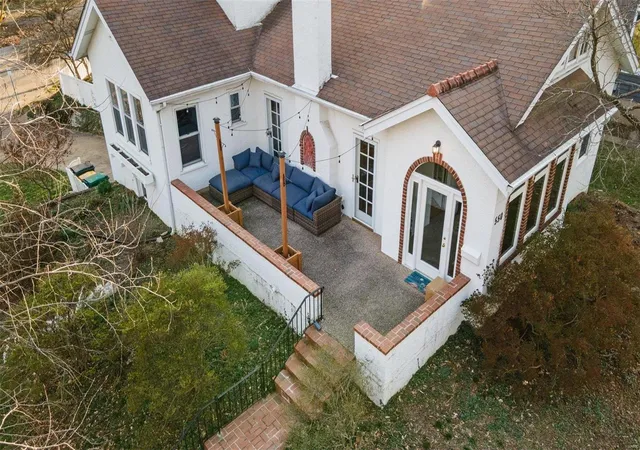 Photo 3 of Single family home for sale at 550 Sunnyside Ave, Saint Louis, MO 63119 | MLS# 25007905 | Listing updated on 2025-03-17