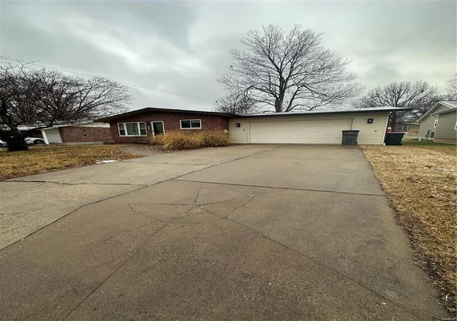 Photo 1 of Single family home for sale at 15 Marian St, Sainte Genevieve, MO 63670 | MLS# 25007906 | Listing updated on 2025-02-13