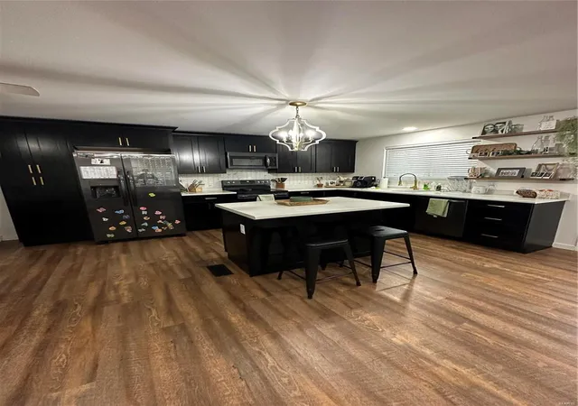 Photo 3 of Single family home for sale at 15 Marian St, Sainte Genevieve, MO 63670 | MLS# 25007906 | Listing updated on 2025-02-13