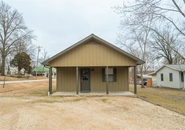 Photo 1 of Single family home for sale at 601 S Prairie St, Bloomfield, MO 63825 | MLS# 25007939 | Listing updated on 2025-03-11