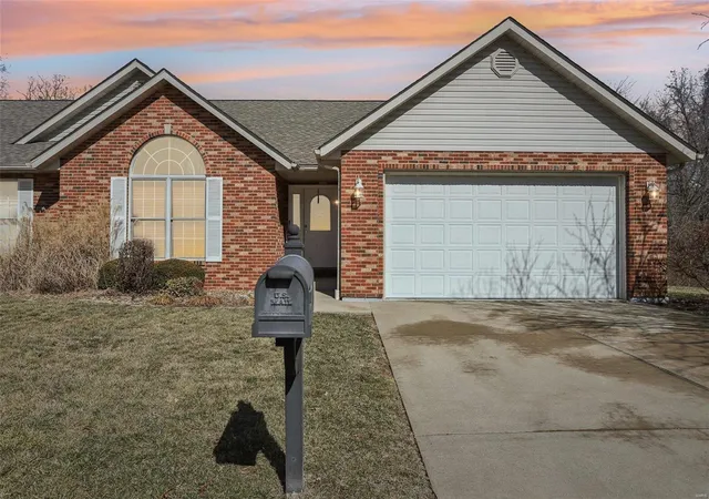 Photo 1 of Single family home for sale at 7735 Baxter Dr, Belleville, IL 62223 | MLS# 25007954 | Listing updated on 2025-03-04
