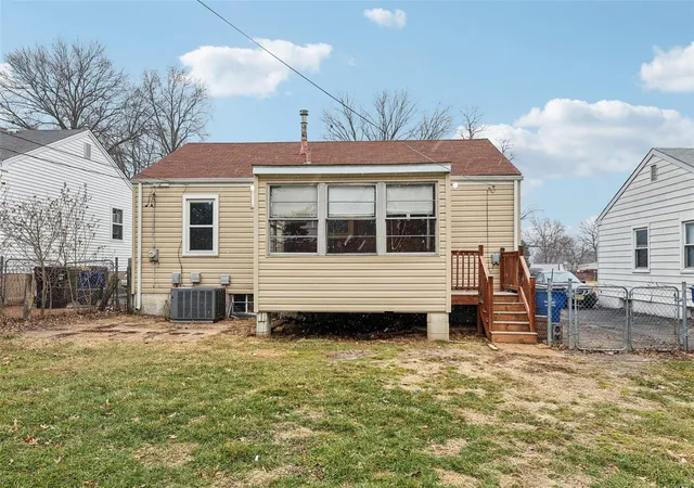Photo 30 of Sale Pending at 10812 Saint Francis Ln, Saint Ann, MO 63074 | MLS# 25007970 | Listing updated on 2025-03-10
