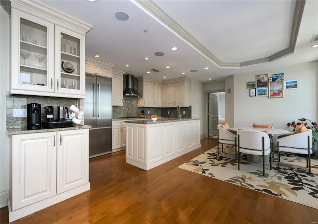 Photo 3 of Condo for sale at 232 N Kingshighway Blvd #2201, Saint Louis, MO 63108 | MLS# 25007988 | Listing updated on 2025-02-13