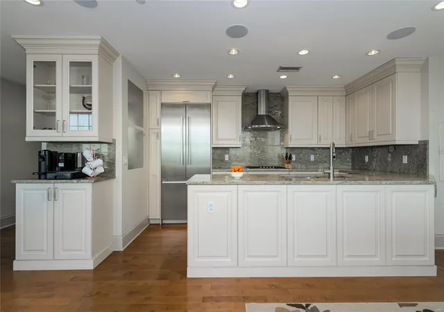 Photo 4 of Condo for sale at 232 N Kingshighway Blvd #2201, Saint Louis, MO 63108 | MLS# 25007988 | Listing updated on 2025-02-13