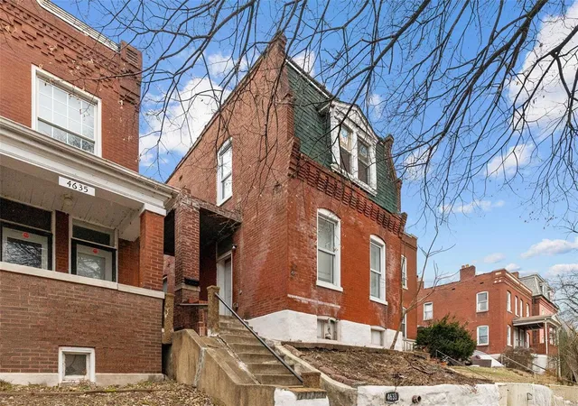 Photo 1 of Single family home for sale at 4633 Oregon Ave, Saint Louis, MO 63111 | MLS# 25008059 | Listing updated on 2025-04-01