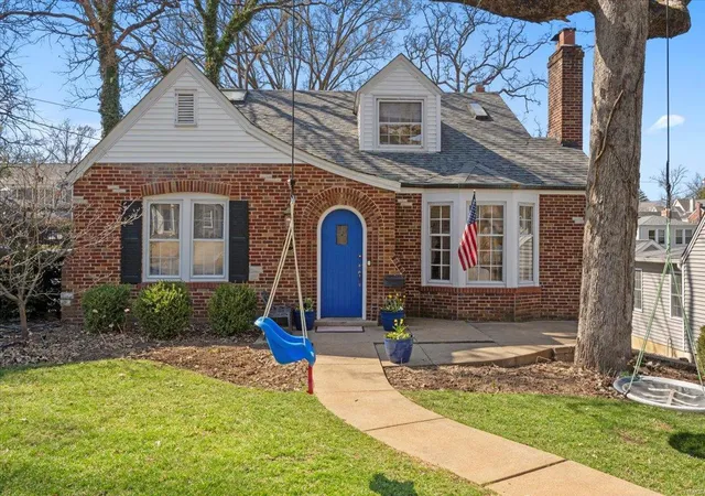 Photo 1 of Single family home for sale at 231 Parkland Ave, Saint Louis, MO 63122 | MLS# 25008100 | Listing updated on 2025-03-24