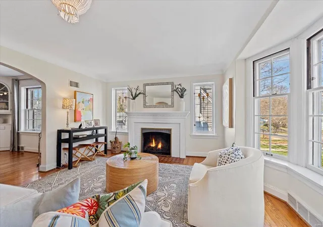 Photo 3 of Single family home for sale at 231 Parkland Ave, Saint Louis, MO 63122 | MLS# 25008100 | Listing updated on 2025-03-24