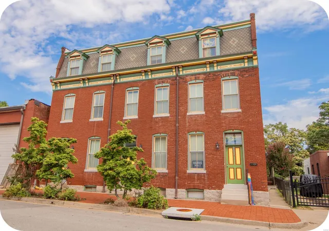 Photo 1 of Sale Pending at 1001 Ann Ave, Saint Louis, MO 63104 | MLS# 25008114 | Listing updated on 2025-03-12