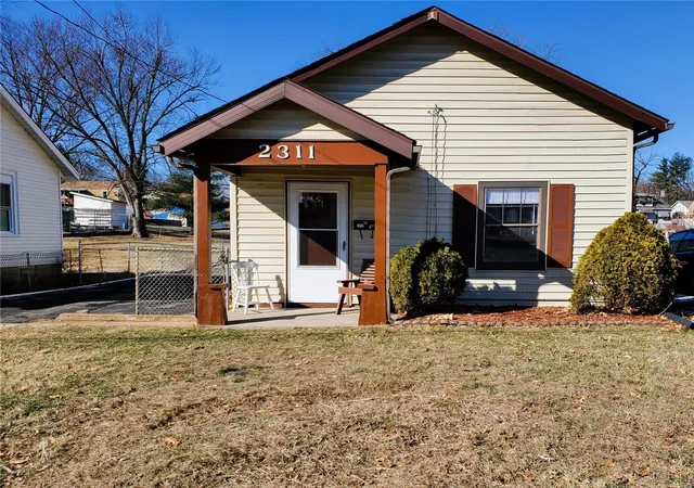 Photo 1 of Single family home for sale at 2311 Gaebler Ave, Saint Louis, MO 63114 | MLS# 25008136 | Listing updated on 2025-03-17