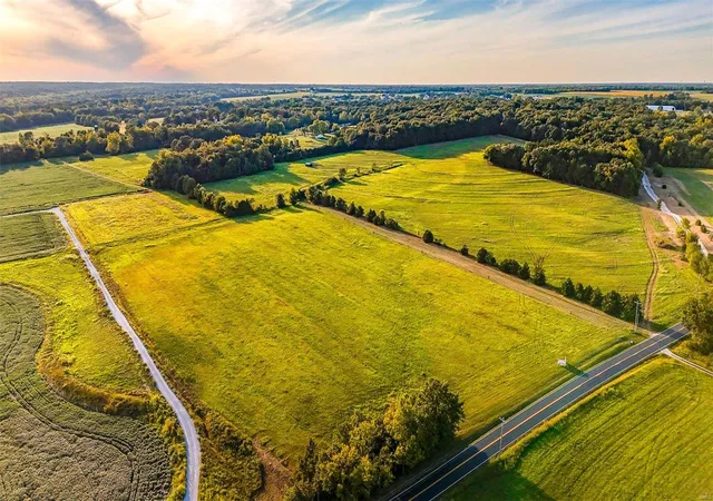 2nd image of 3821 Holt Rd   1474 Acres Rd, Wentzville, MO 63385 | MLS# 25008162