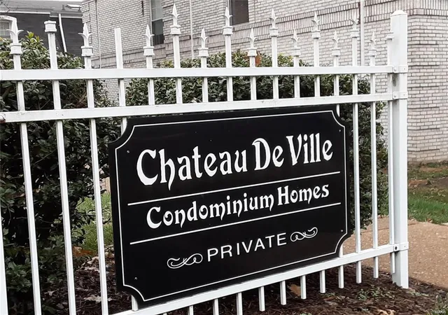 Photo 2 of Condo for sale at 4290 Chateau De Ville Dr #G, Saint Louis, MO 63129 | MLS# 25008218 | Listing updated on 2025-03-11