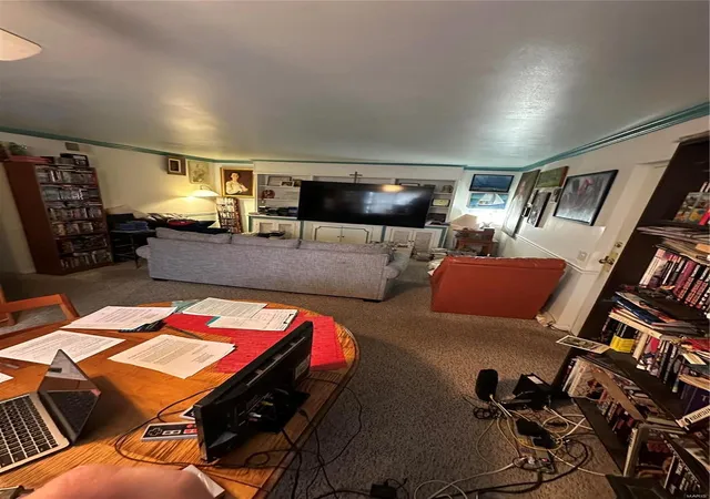 Listing Photo 4 - Condo for sale in building located at 4290 Chateau De Ville Dr, St. Louis, MO 63129 - Unit #G