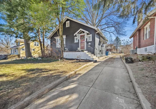 Photo 2 of Single family home for sale at 9008 Sherland Ave, Saint Louis, MO 63114 | MLS# 25008270 | Listing updated on 2025-03-19