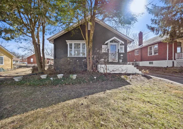 Photo 1 of Single family home for sale at 9008 Sherland Ave, Saint Louis, MO 63114 | MLS# 25008270 | Listing updated on 2025-03-19