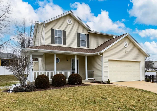 Photo 1 of Single family home for sale at 404 Meadowside Ct, Saint Charles, MO 63304 | MLS# 25008413 | Listing updated on 2025-02-18