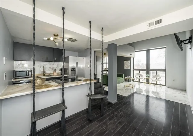 Listing Photo 5 - Condo for sale in building located at 1523 S 10th St, St. Louis, MO 63104 - Unit #207