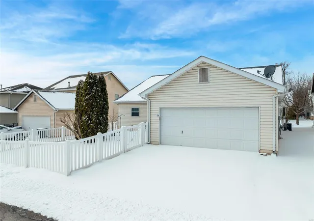 Photo 3 of Single family home for sale at 114 Hawks Hvn Dr, O Fallon, MO 63368 | MLS# 25008458 | Listing updated on 2025-03-03