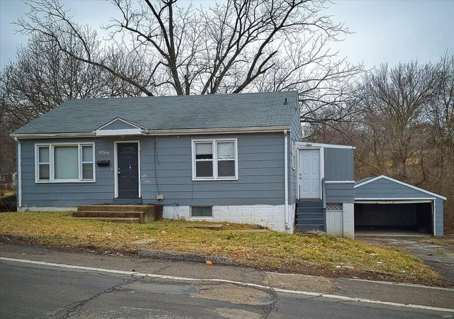 Photo 1 of Single family home for sale at 9764 Lilac Dr, Saint Louis, MO 63137 | MLS# 25008460 | Listing updated on 2025-02-16