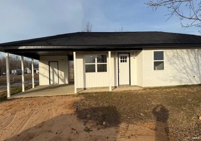 Photo 1 of Single family home for sale at 104 County Road 717, Dexter, MO 63841 | MLS# 25008484 | Listing updated on 2025-02-16