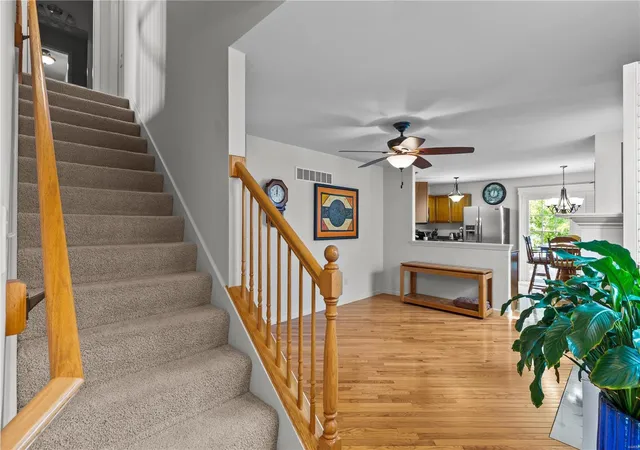 Photo 3 of Single family home for sale at 3129 Timberlodge, Saint Charles, MO 63301 | MLS# 25008506 | Listing updated on 2025-02-17