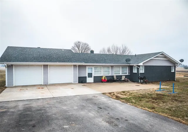 Photo 4 of House for sale at 2749 W Farm Rd 56, Springfield, MO 65803 | MLS# 25008539 | Listing updated on 2025-02-17