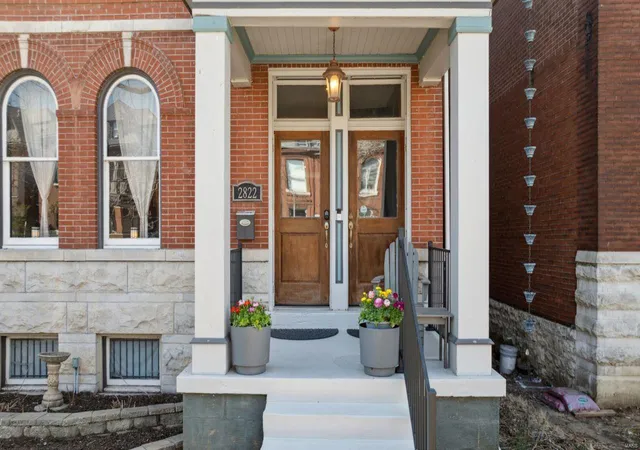Photo 1 of Single family home for sale at 2822 Victor St, Saint Louis, MO 63104 | MLS# 25008565 | Listing updated on 2025-03-20